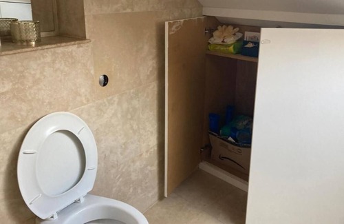 Trafford Apartment | Lovely 3 Bedroom Apartment in Hale.