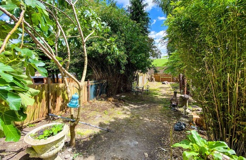 Luton House | Lovely 3 Bedroom Home with Garden in Luton