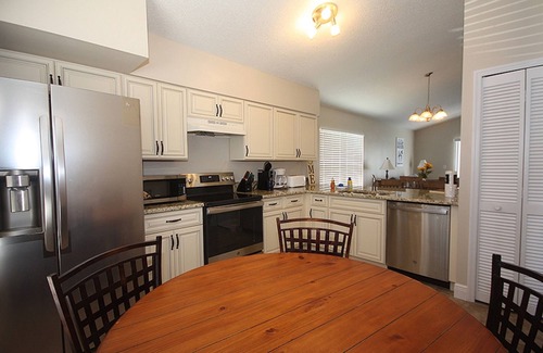 Chatham Park House | Lovely 3 bedroom with pool and more that will fit the whole family.