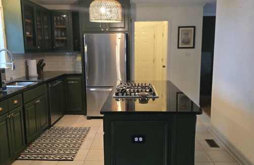 Summerhill House | Lovely 3-BR 2.5 Bath Artist's Home in Walkable Intown Atlanta Neighborhood