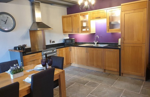 Newton Grange House | Lovely 4 bed house sleeping 8 near Ashbourne