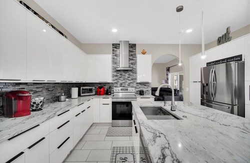 Crescent Lakes House | Lovely 4 Bed Pool Home with Game Room-5334CVL