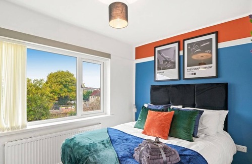 Derby Apartment | Lovely 4 House Bed in Derby - Parking - Garden