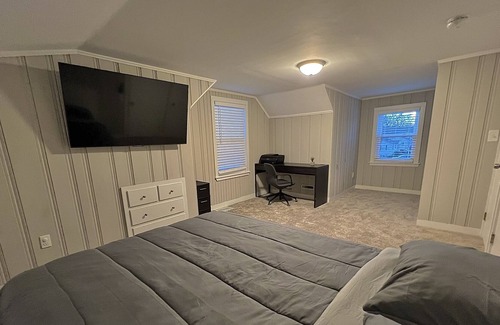 Peabody House | Lovely 4bedroom home with patio & playground