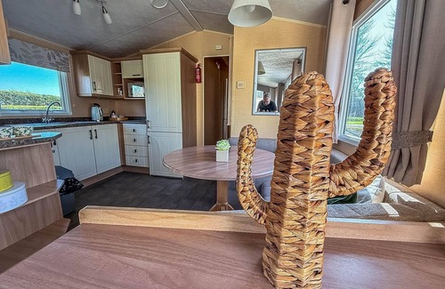 Skegness House | Lovely 6 berth caravan at Southview Holiday Park ref 33032CL