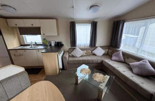 Pakefield Other | Lovely 6 Berth Caravan With Wifi At Pakefield, Suffolk 68119Bs