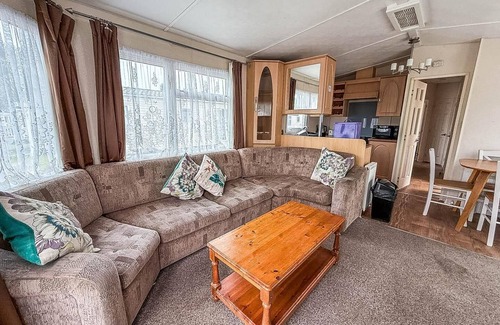 Skegness House | Lovely 8 berth caravan at Southview, Skegness, with lake views ref 33066CL