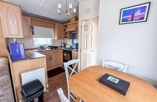 Skegness House | Lovely 8 berth caravan at Southview, Skegness, with lake views ref 33066CL