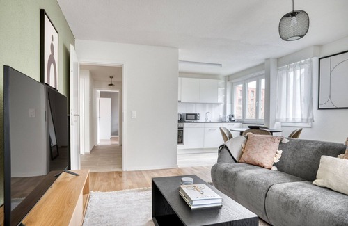 Altstetten Apartment | Lovely Altstetten 3 Room w/Storage & W/D, nr Local Market, by Blueground