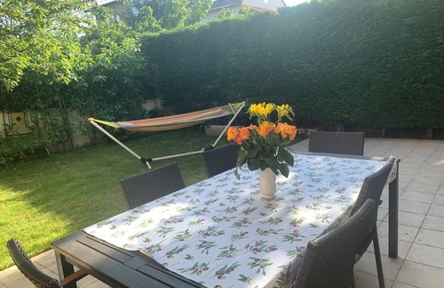 Clamart Villa | Lovely and quiet house 7 km from Paris, near RER C and train