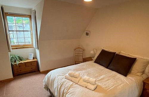 Ballater House | Lovely and Spacious 2BD Holiday Retreat Ballater