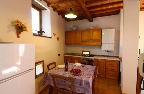 Pieve di Chio Apartment | Lovely apartment for 4 guests with private pool, WIFI, TV and pets allowed
