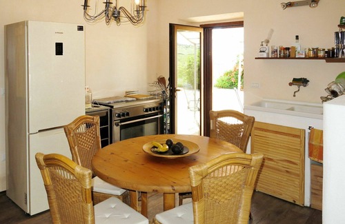 Cologna Spiaggia Villa | Lovely apartment in villa with WIFI, pool, hot tub, A/C, TV, patio, pets allowed and panoramic v.
