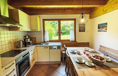 Aschau im Chiemgau House | Lovely apartment in villa for 6 people with TV, terrace and parking