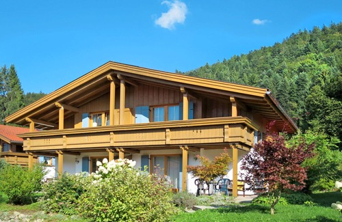 Aschau im Chiemgau House | Lovely apartment in villa for 6 people with TV, terrace and parking