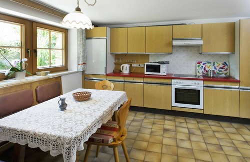 Hart im Zillertal House | Lovely apartment in villa for 15 guests with WIFI, TV, patio, pets allowed and parking