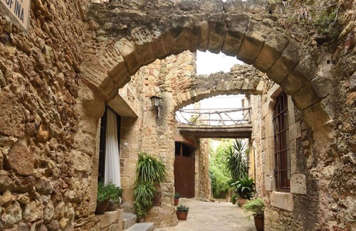 Pals Apartment | Lovely apartment for 4 guests with WIFI, pool, TV, terrace and parking