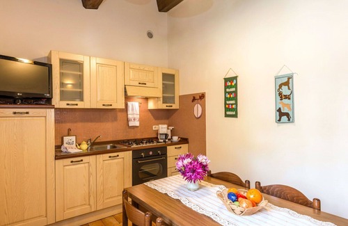 Popoltaio-Schiacciato Villa | Lovely apartment in villa for 4 people with A/C, WIFI, pool, TV, terrace and parking