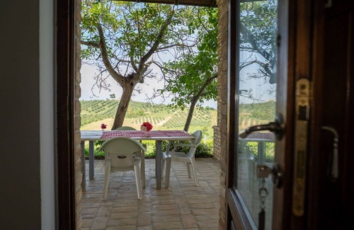 Citta Sant'Angelo Apartment | Lovely apartment for 4 people with WIFI, A/C, pool, TV, patio and pets allowed