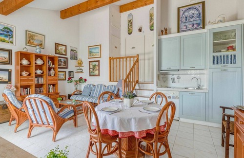 La Rouviere Apartment | Lovely apartment for 4 people with pool, WIFI, TV, terrace and pets allowed