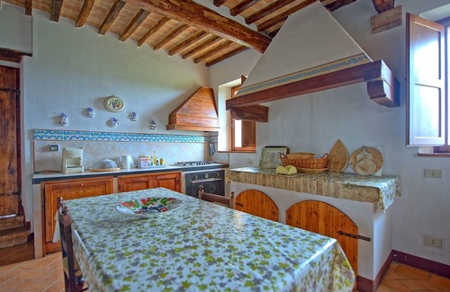 Monteroni d'Arbia Apartment | Lovely apartment for 6 guests with pool, WIFI, patio, panoramic view and parking, close to Siena