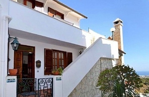 Fiaiano Apartment | Lovely apartment for 9 guests with WIFI, A/C, TV and terrace