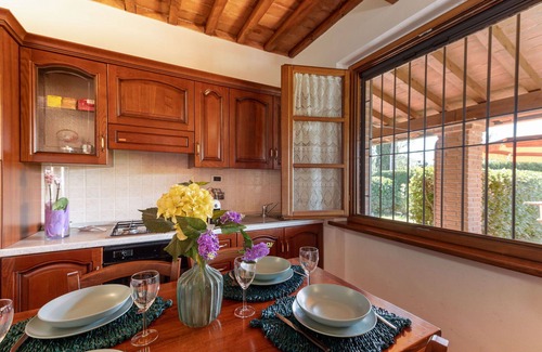 Massa Marittima House | Lovely apartment in villa for 6 people with WIFI, A/C, TV, terrace and pets allowed
