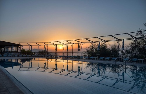 Termini Apartment | Lovely apartment with A/C, WIFI, pool, TV, terrace, panoramic view and parking, close to Sorrento