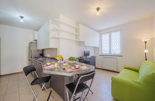 Sestri Levante Apartment | Lovely apartment for 4 guests with A/C, WIFI, TV and balcony