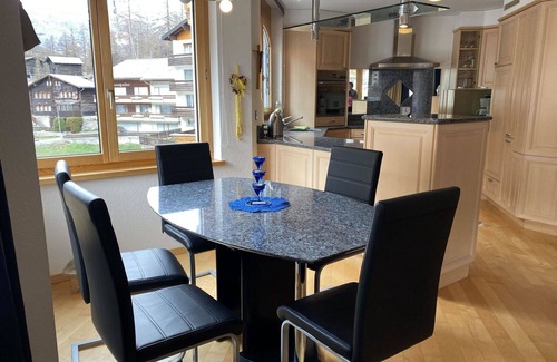Saas Almagell Apartment | Lovely apartment for 4 people with WIFI, hot tub, TV, balcony and parking