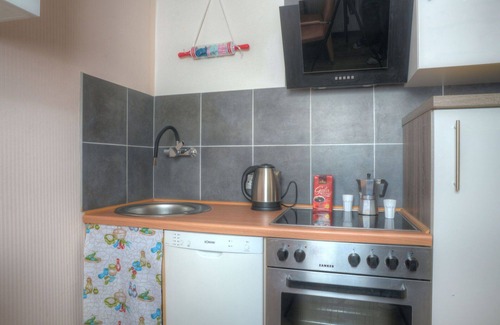 Bromskirchen Apartment | Lovely apartment for 2 people with WIFI, TV, balcony, pets allowed, panoramic view and parking