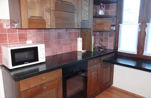 Engelberg Apartment | Lovely apartment for 4 guests with WIFI, pool, TV and balcony