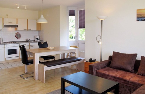 Wremen Apartment | Lovely apartment for 4 guests with WIFI, TV, terrace, pets allowed and parking