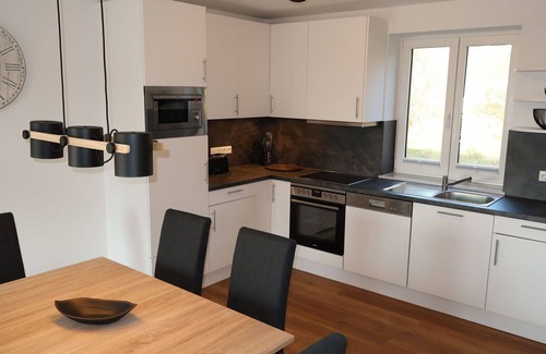 Wremen Apartment | Lovely apartment for 6 guests with WIFI, TV, pets allowed and parking
