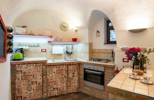 Pietrabruna Apartment | Lovely apartment for 4 guests with A/C, WIFI, TV, terrace and pets allowed
