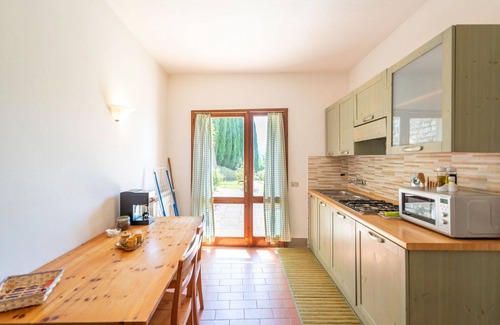 Montebonello Apartment | Lovely apartment for 4 people with pool, A/C, WIFI, TV, pets allowed, panoramic view and parking