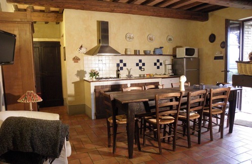 Monteleone d'Orvieto Apartment | Lovely apartment for 8 guests with WIFI, pool, TV and parking