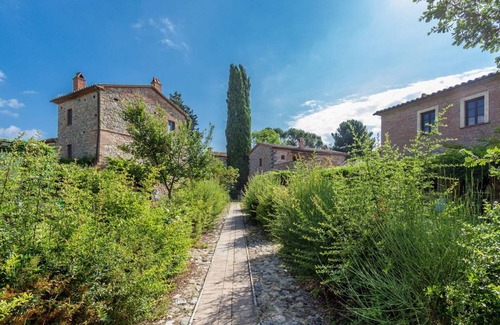 Monteleone d'Orvieto Apartment | Lovely apartment for 8 guests with WIFI, pool, TV and parking