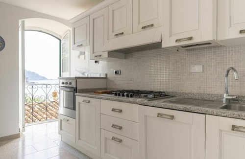 Latte Apartment | Lovely apartment for 4 people with WIFI, pool and TV