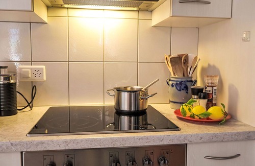 Kandersteg Apartment | Lovely apartment for 4 people with WIFI, TV, balcony, pets allowed and panoramic view