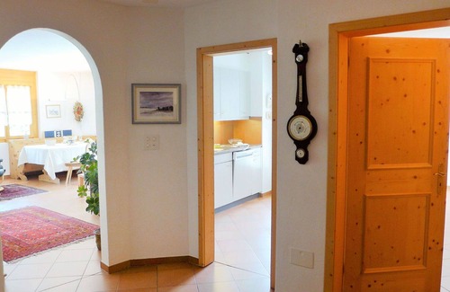 Maloja Apartment | Lovely apartment for 4 guests with WIFI, TV, balcony and pets allowed