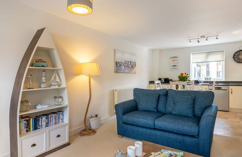Saint Austell Bay Apartment | Lovely apartment for 4 guests with WIFI, TV and terrace