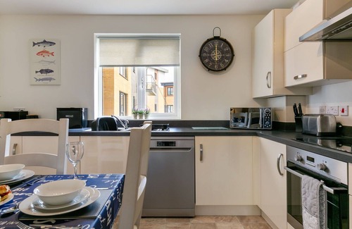 Saint Austell Bay Apartment | Lovely apartment for 4 guests with WIFI, TV and terrace