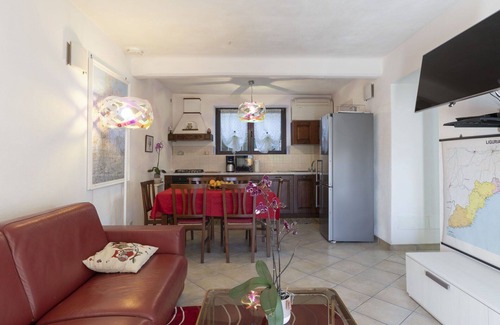 Vendone Apartment | Lovely apartment for 6 guests with A/C, WIFI, TV, terrace, pets allowed and parking
