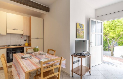 Gazzelli Apartment | Lovely apartment for 4 guests with WIFI, pool, balcony, pets allowed and panoramic view