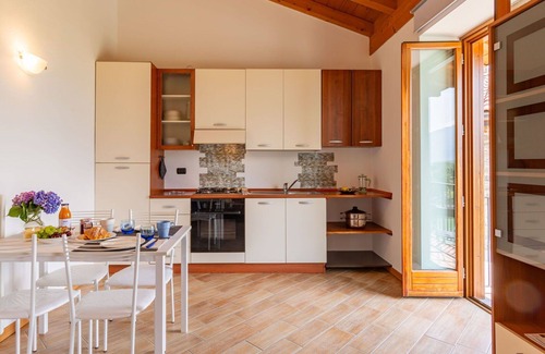 Gera Lario Apartment | Lovely apartment for 4 people with WIFI, balcony, pets allowed and panoramic view