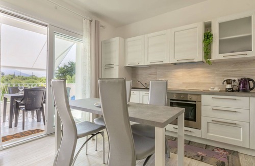 La Muddizza Apartment | Lovely apartment for 5 guests with WIFI, pool, A/C, TV and terrace
