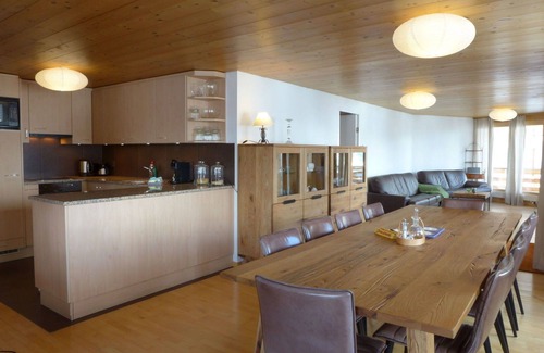 Murren Apartment | Lovely apartment for 10 guests with WIFI, TV and balcony