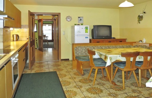 Kaltenbach Apartment | Lovely apartment for 18 people with WIFI, TV, balcony and parking