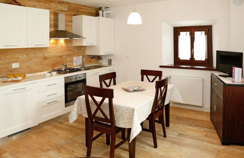 Raveo Apartment | Lovely apartment for 2 people with WIFI, TV and patio